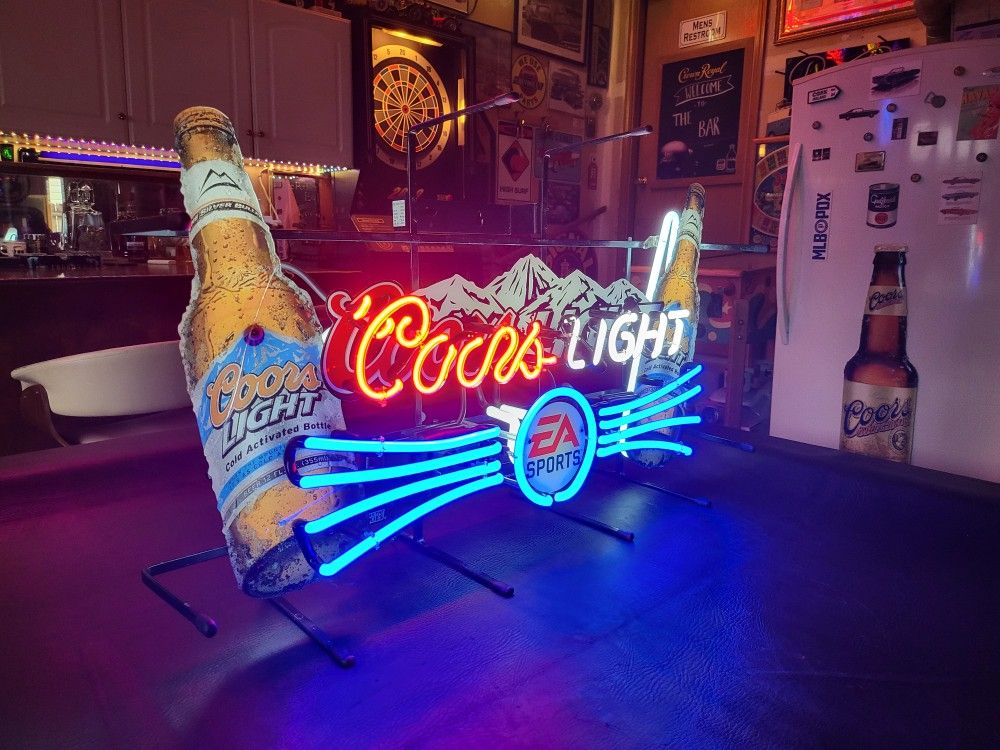 EA Sports/ Coors Light Neon Sign for Sale in Vancouver, WA - OfferUp