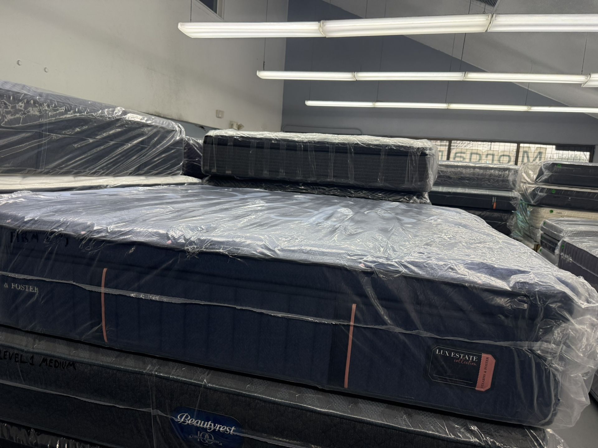 KING SIZE STEARNS & FOSTER LUX ESTATE (FIRM) PILLOW TOP MATTRESS & BOX SPRINGS BED SET