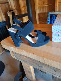 High Heel Shoes Size 7 1/2