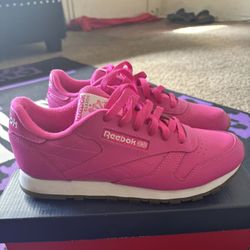 🌸 Pink Reebok 🌸
