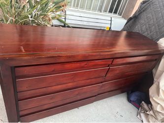 Cama queen, tocador,espejo y colchon