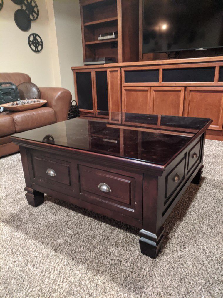 Coffee Table & End table x2