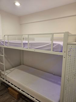 Bunk bed