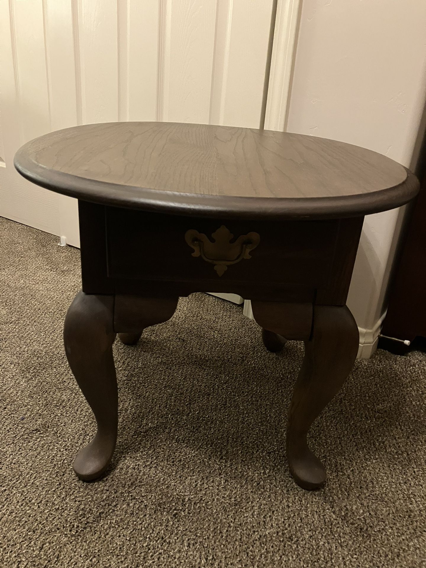 Broyhill End Table In Great Condition