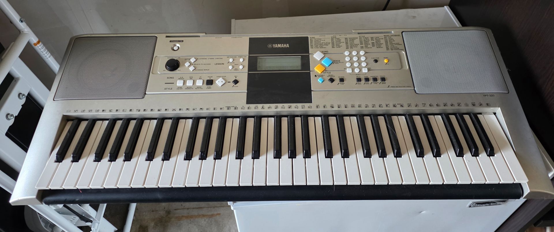 Yamaha YPT-320 Keyboard