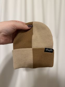 3 Binky Bro Beanies 25$ 