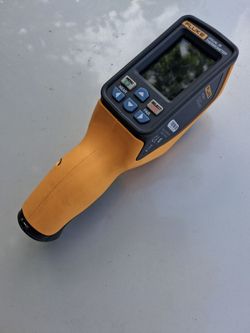 FLUKE VT04A Visual IR Thermometer Excelent Con. Just what's in the pictures. Four pick up pre fremont sea. No low ball offers please. No trades. Yes I