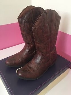 Girls Sz 5 Cowgirl boots.