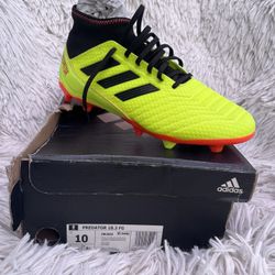 PREDATOR SOCCER CLEATS
