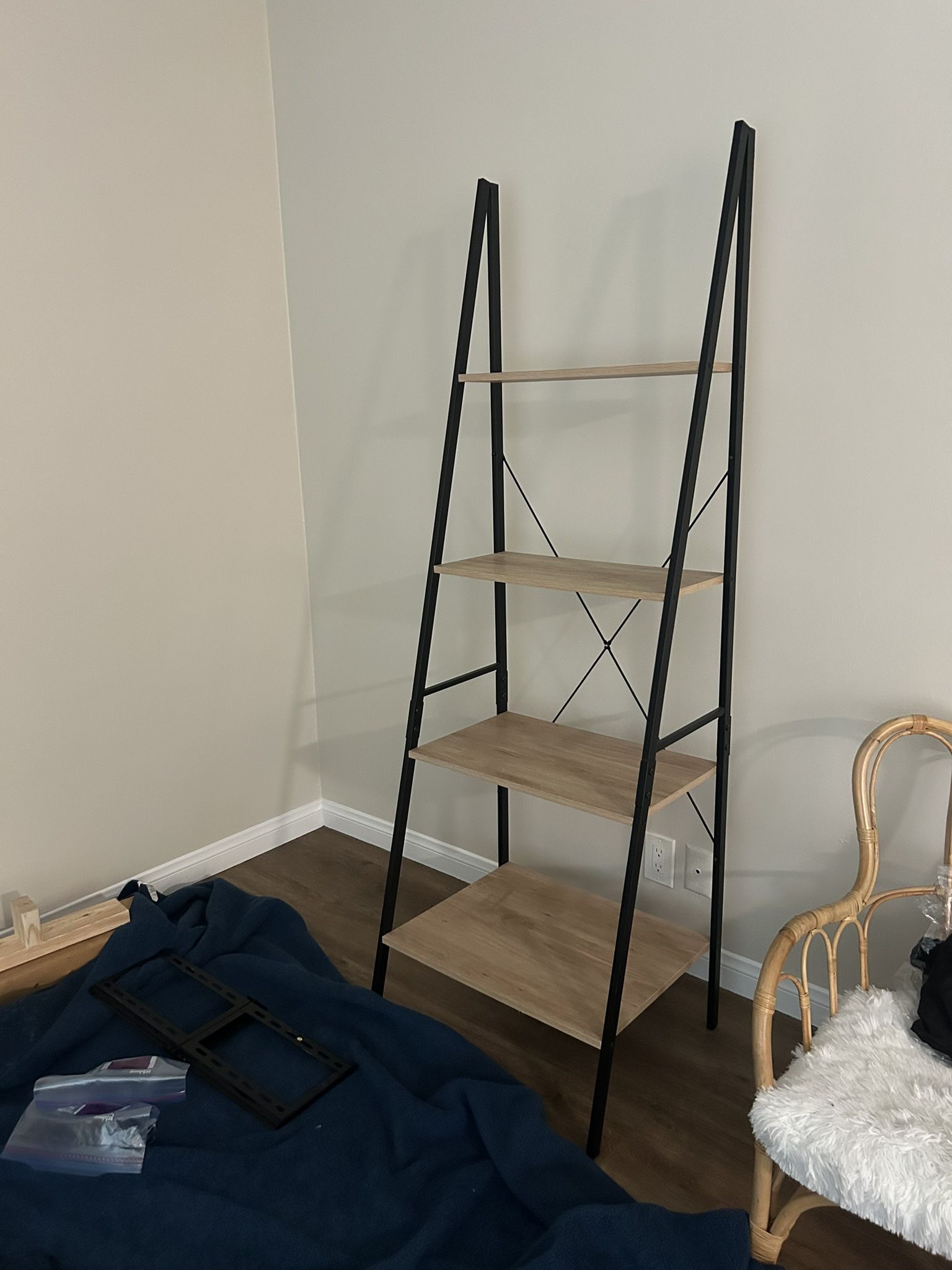 LADDER BOOK SHELF