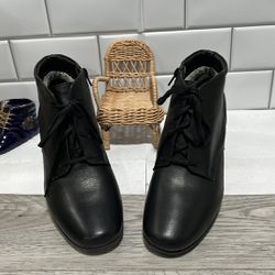 Clarks Allura Astra Women's 8.5 M Leather Boot Booties 2" Heel Black 