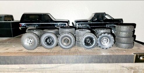 2 FMS FCX24 K5 Blazers RC Crawlers