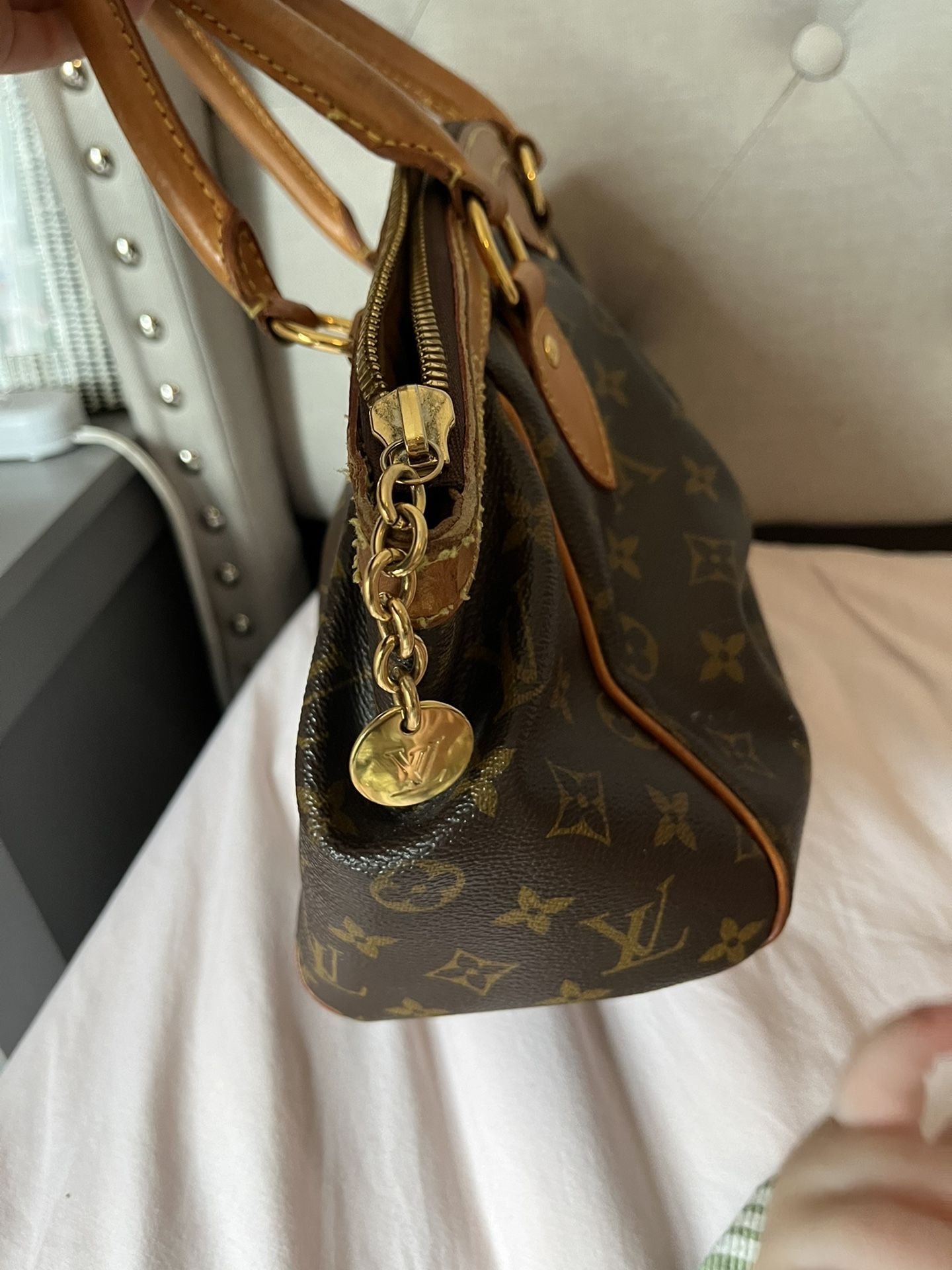 VINTAGE LV PURSE for Sale in Tacoma, WA - OfferUp