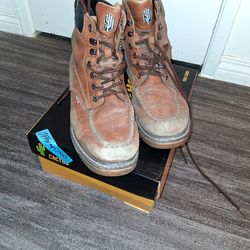 Cactus boots 627m size 11 - $20 - Cypress