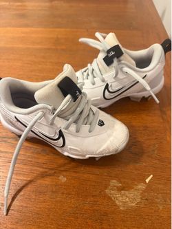 Nike youth baseball cleats