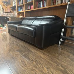 Modern Black Leather Sleeper Sofa – Excellent Condition