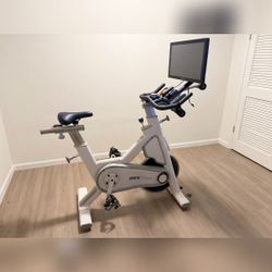 MYX Fitness Spin Bike, Swiveling Screen - Like New - 4 Oyster Creek Dr, Keyport, NJ
