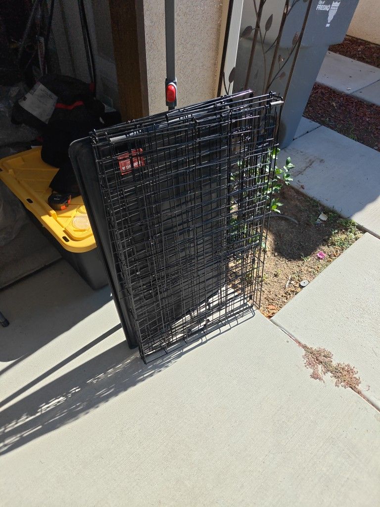 Dog Kennel L 35in X H 22in X W 22in