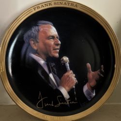 Frank Sinatra Limit Edition Musical Collectors Plate.