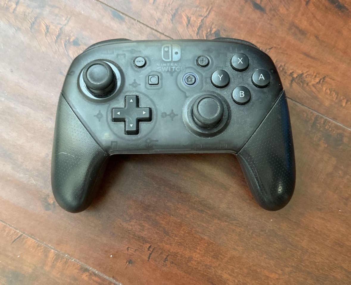 Nintendo Switch Pro Controller
