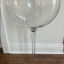 Huge and tall glass wine🍷 (Real Glass). Great & Nice for Decoration!( Shells🐚 and flowers not included). Look Brand New. $30 Only. $175 In Store 