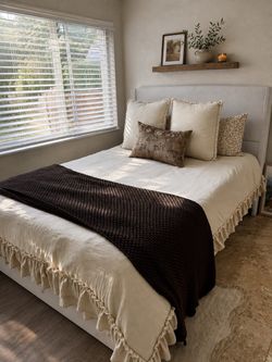Like New Queen Bed + Memory Foam Mattress (delivery available)
