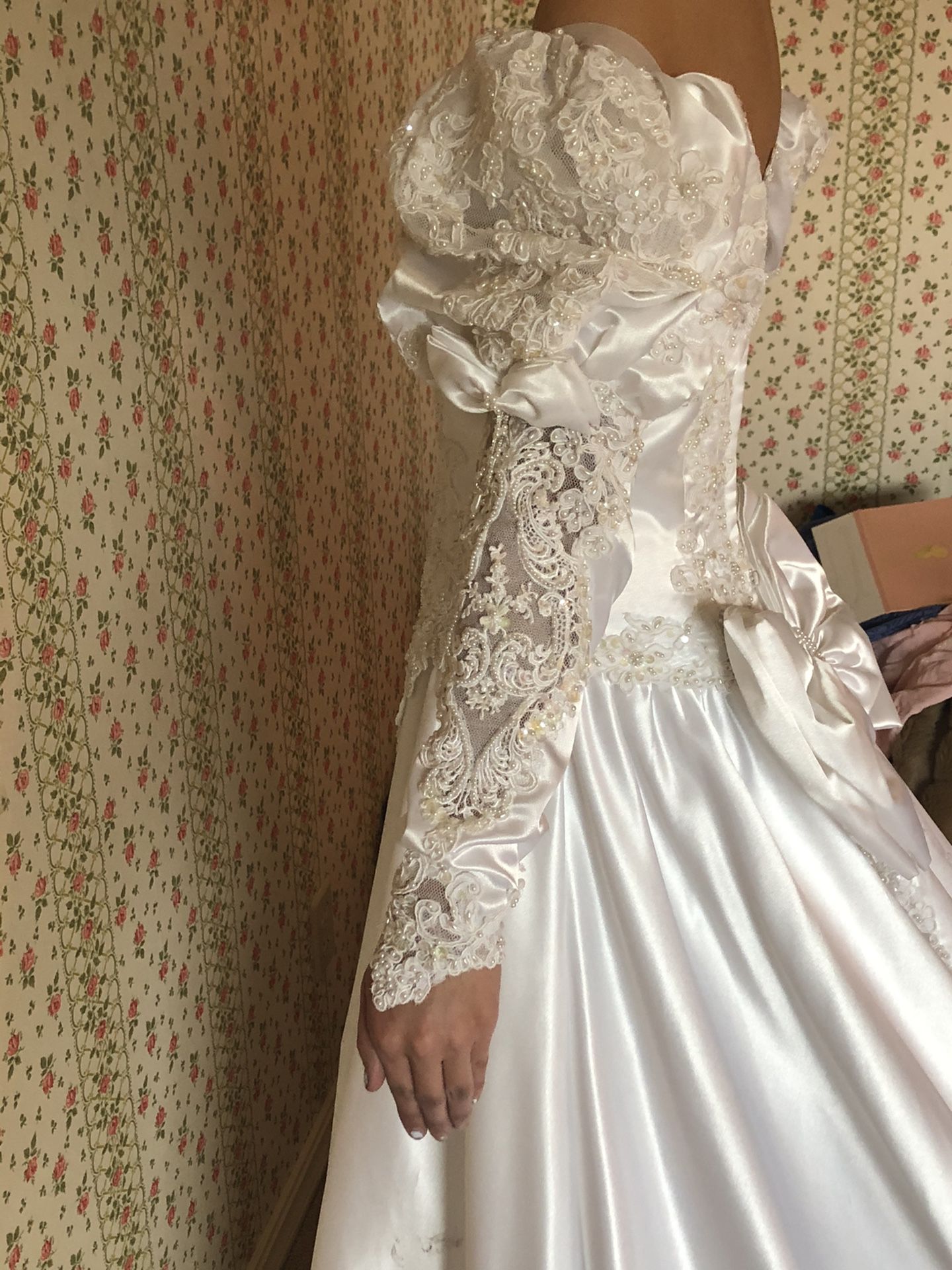 BRIDAL GOWN SIZE 10