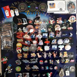 Disney pins And Collectibles