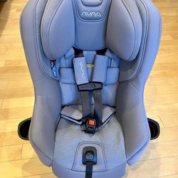 Nuna Rava Convertible Car Seat – Excellent Condition, Fully Cleaned