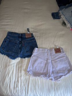 Two Levi 501 Shorts W 23