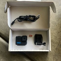 GoPro Hero 4K Camera  with 64GB microSD , CHDCB-130-SC