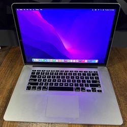 15 Inch Apple MacBook Pro Laptop Computer Bundle Very Clean And Sleek Nice LOOK