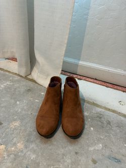 Cat & Jack Girls' booties size 2 color brown