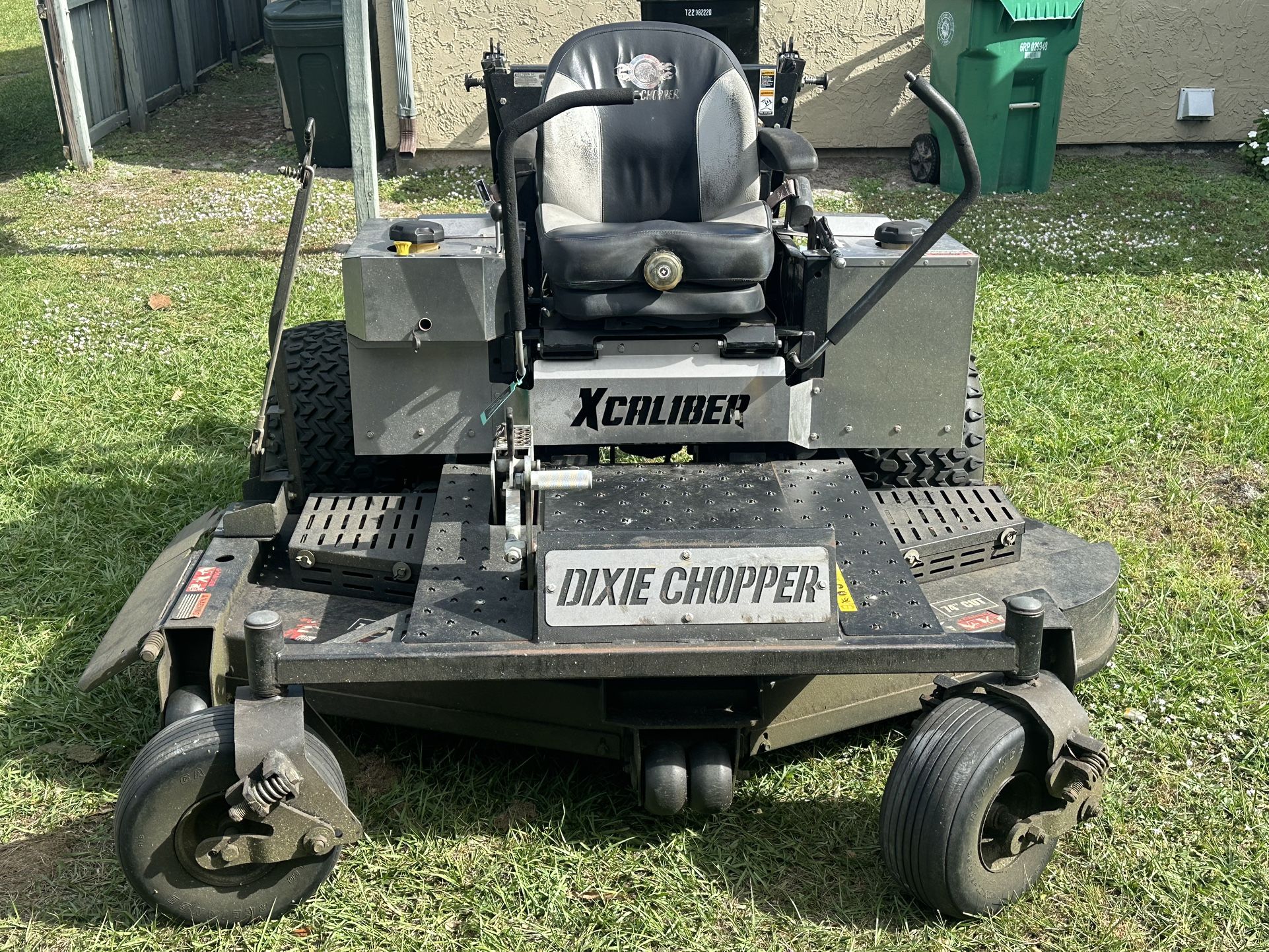 Dixie Chopper Excalibur (35 HP/74 Inch Deck)