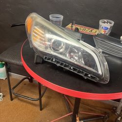 2016 Hyundai Sonata passenger headlight
