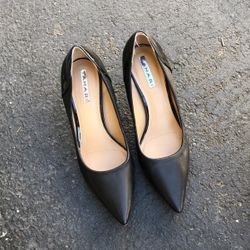 Black Tahari Heels