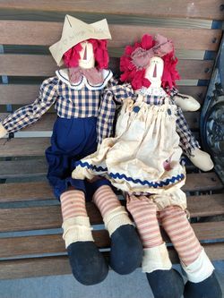 Raggedy Ann and Andy dolls