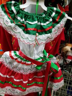 Ropa típica de Mexico 5 de mayo