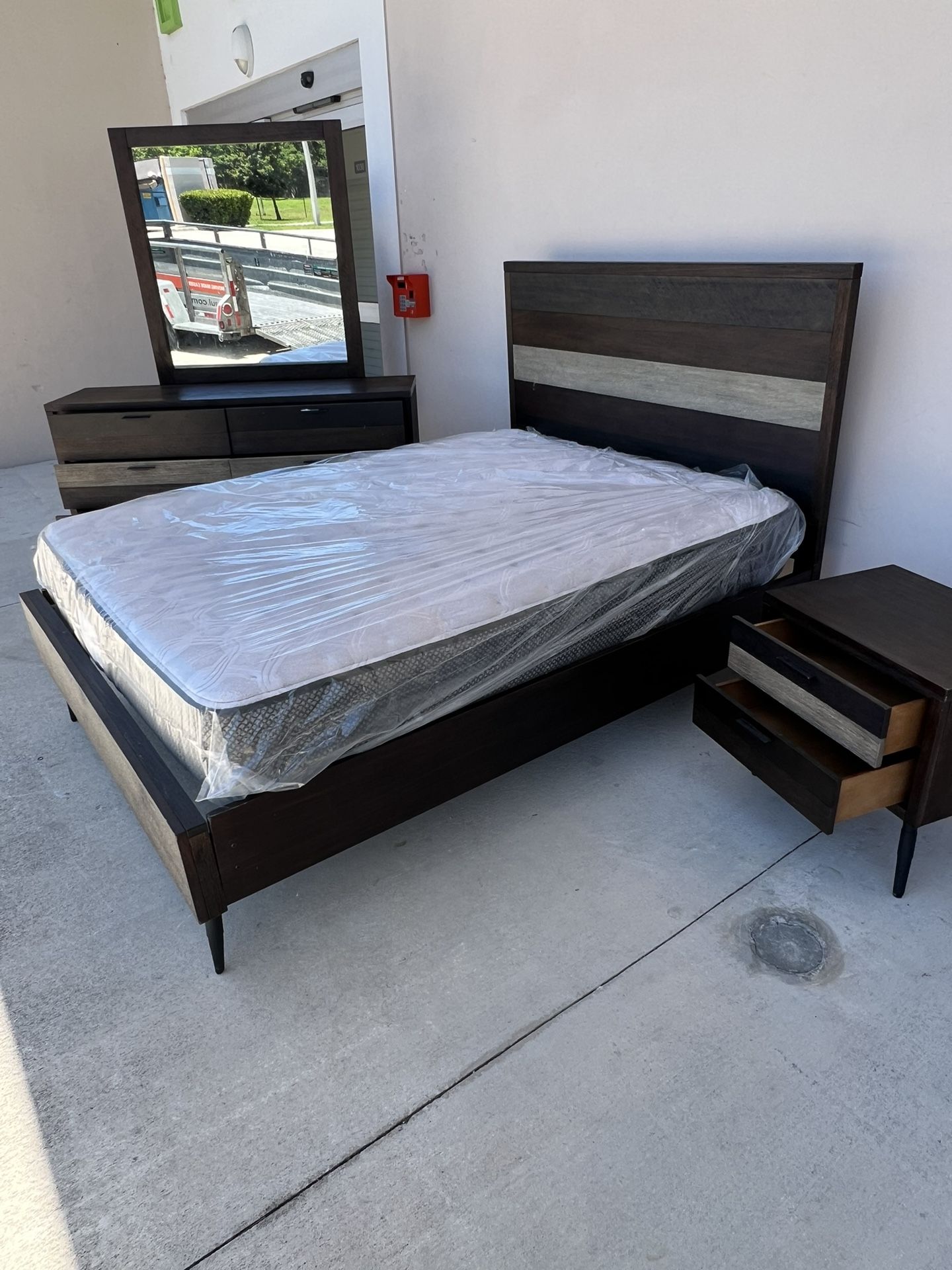 Beautiful Brown Wood Bedroom Set Queen Size Bedframe Bed Frame Dresser Nighstand Wardrobe Closet Chest Mattress Rustic Modern Contemporary