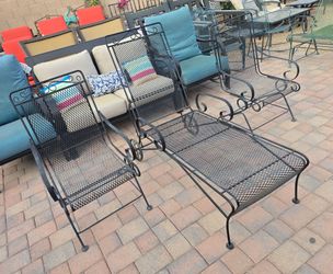 $400 BEAUTIFUL IRON SET 2 ROCKING CHAIRS AND LOUNGE CHAIR IN GREAT CONDITION