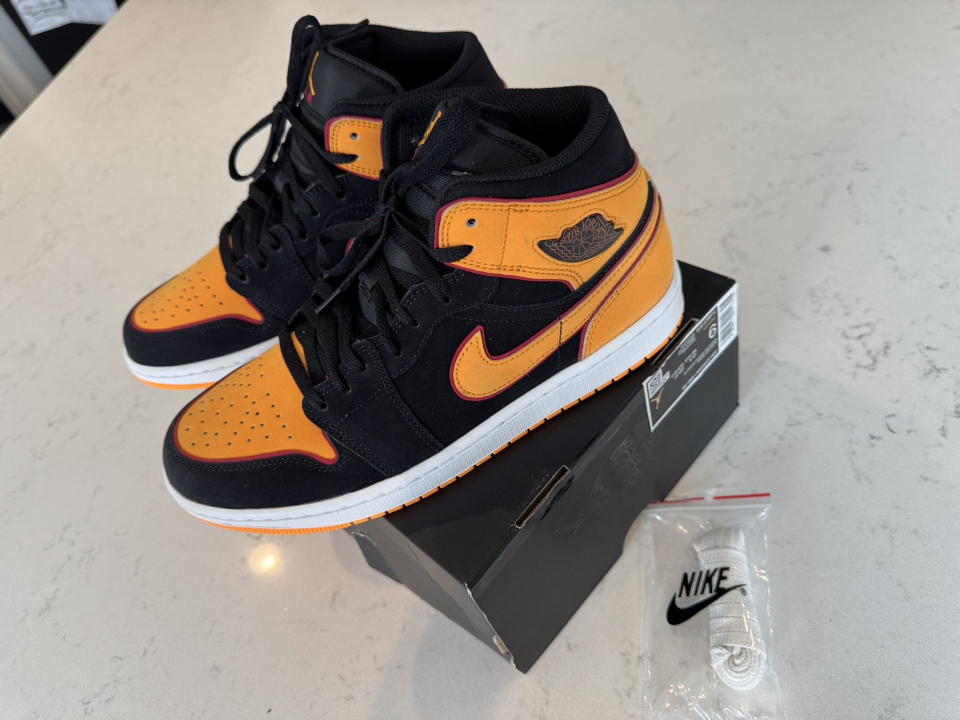 Air Jordan 1 SE
