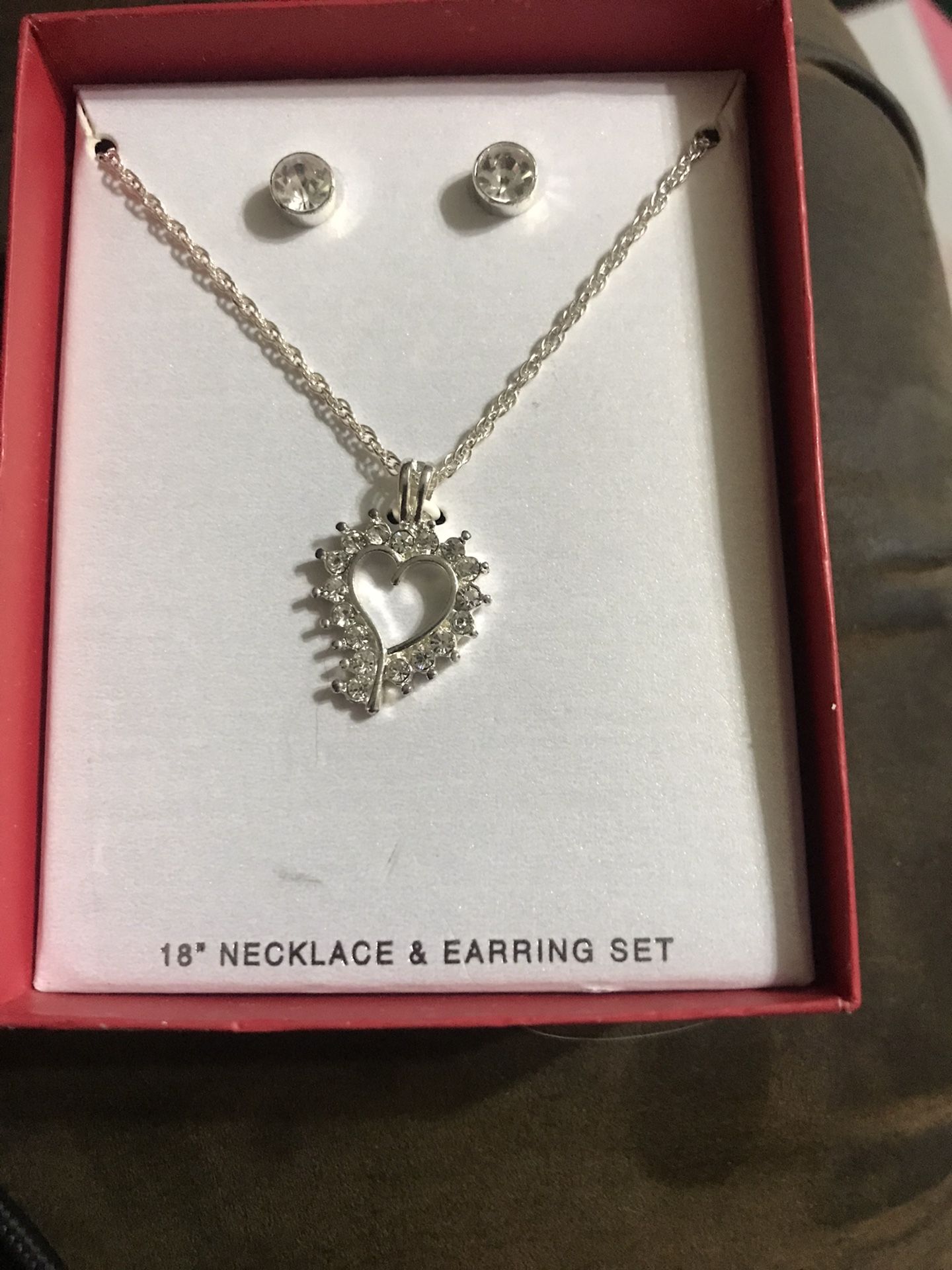 18 In Necklace And Earring Set