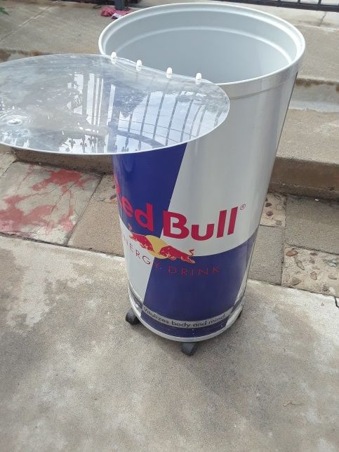 Hielera red bull