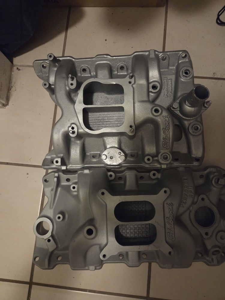 2 High Performance Eldebrock Intake Manifold