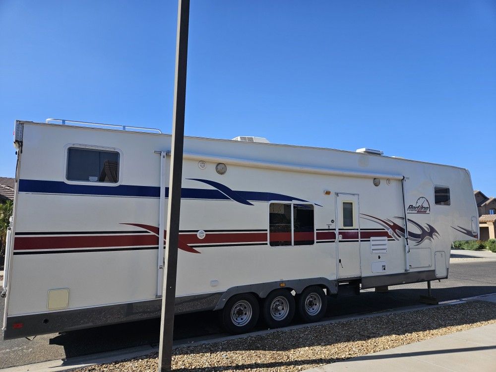 37.5 Reline Toyhauler