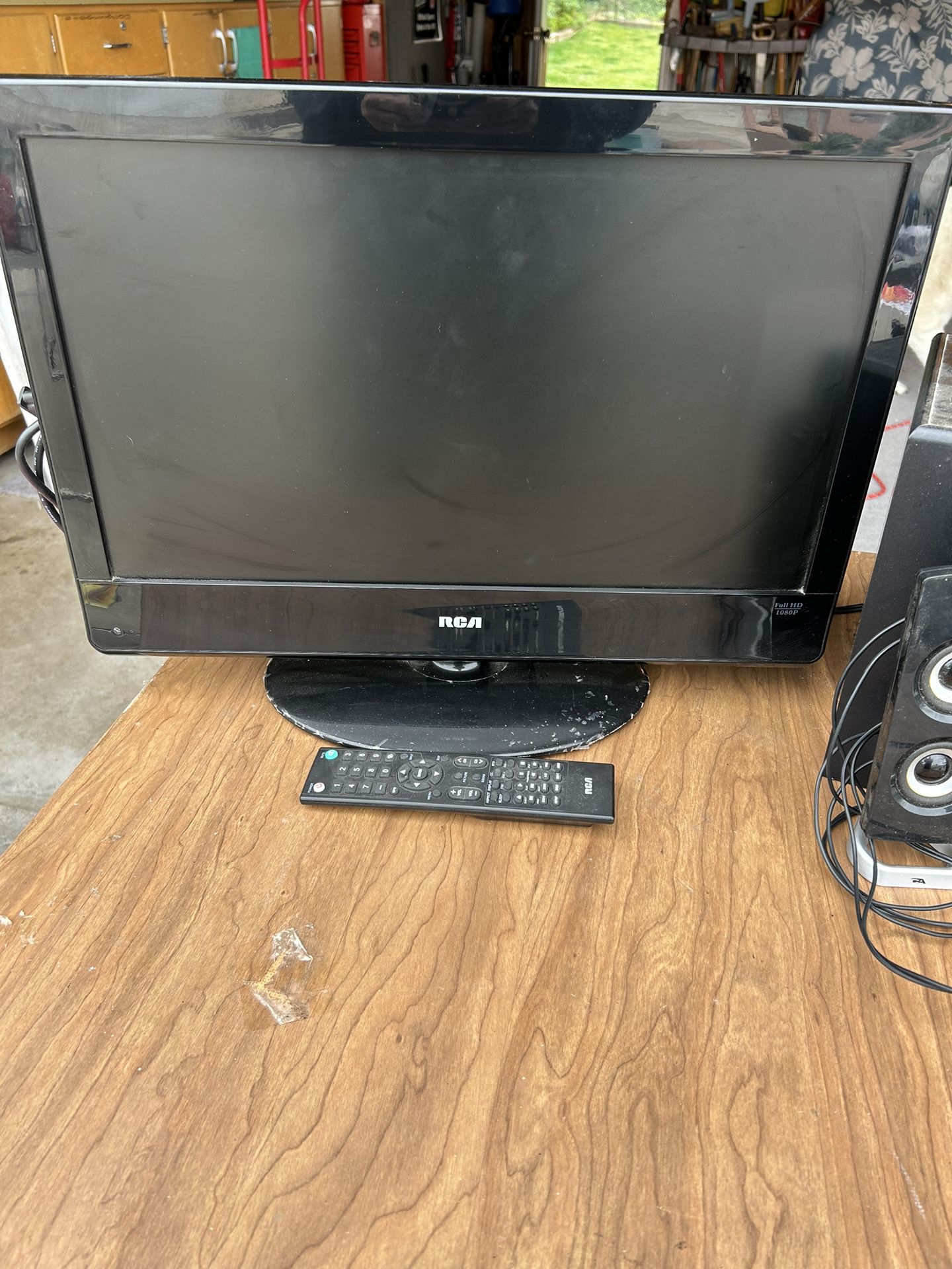 TV/DVD player/computer Monitor 