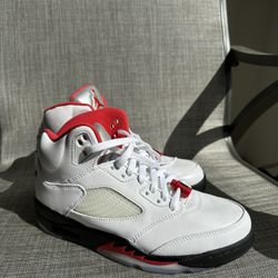 jordan 5 like new