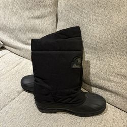 Womens Black Snow Boots Size 10