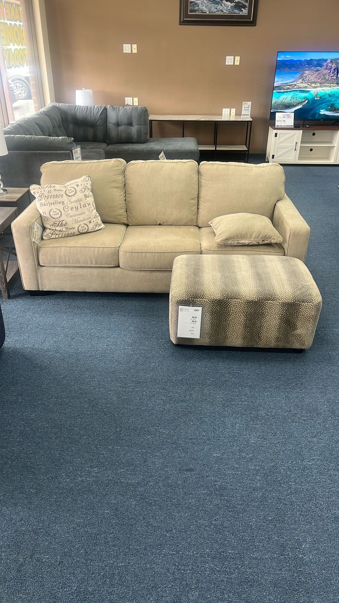 Couch And Outomen 