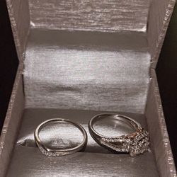 14ft gold Double Cushion 3 Stone Engagement Ring  Sz.7